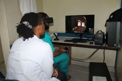 Students at the University of Nairobi using the VR goggles