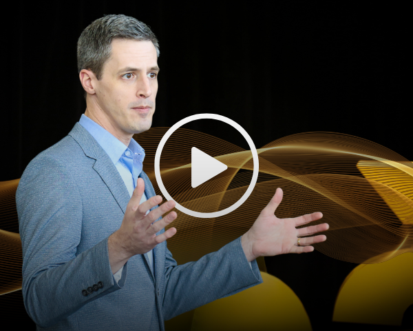 Dr. Dan Mulder delivering his 5 à 7 talk with a YouTube button link overlay