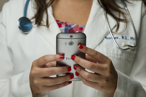 Meet the MD taking on the gender wage gap in medicine