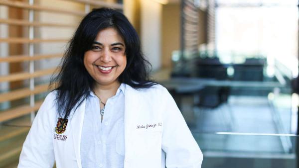 Dr. Mala Joneja receives Royal College award for major contributions to medical education