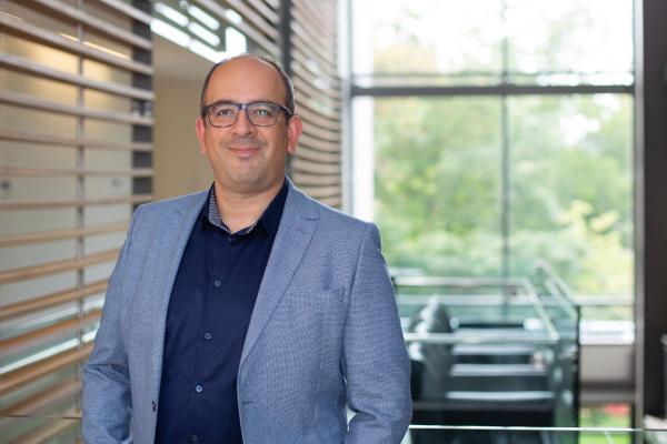 Dr. Nader Ghasemlou awarded 2023 Mihran and Mary Basmajian Award 